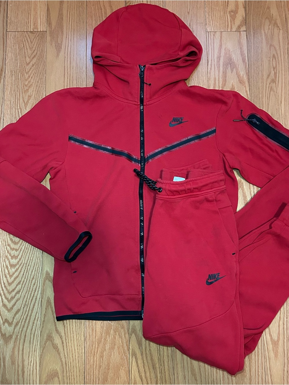 Nike Tech Fleece Men’s Red Full-Zip Hooded Performance Jacket